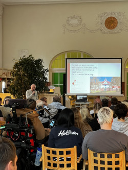 Sommer-Symposium: Wissenschaft, Austausch und Rollstuhltennis